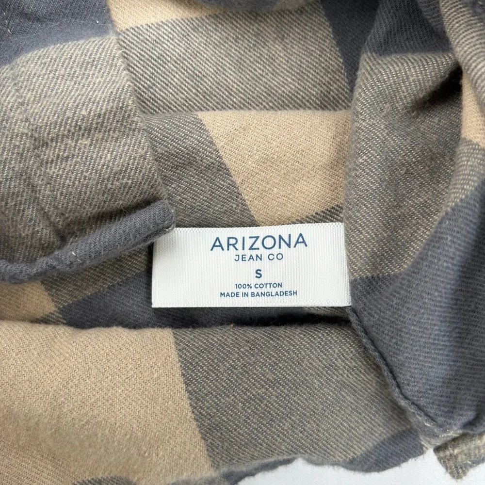 Arizona Jean Company length flannel top